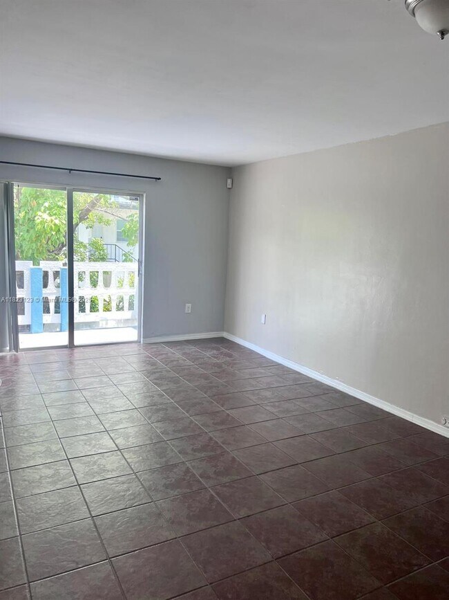 Building Photo - 7820 NE Bayshore Ct
