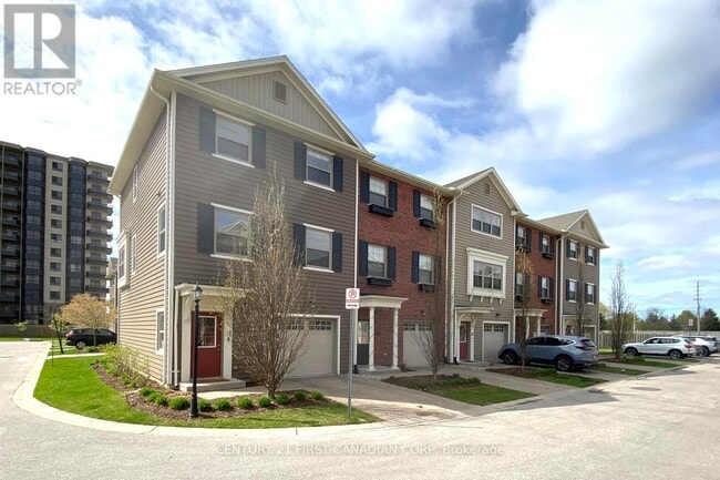 Building Photo - 1040 Coronation Dr