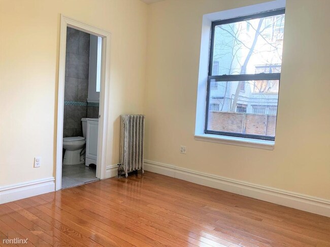 Building Photo - 3 br, 1.5 bath Apartment - 449 W 153rd St