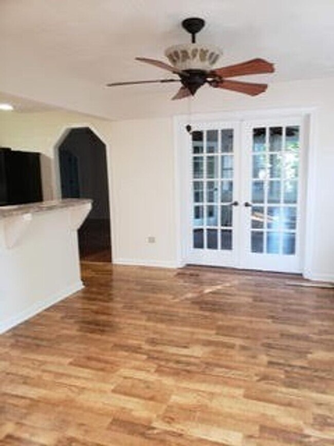 Building Photo - 504 Mountain Breeze Ln