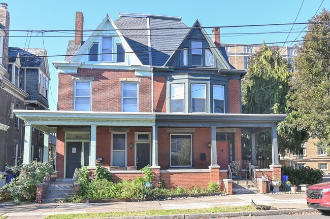 Foto del edificio - Beautiful Spacious Single Family on 2nd St