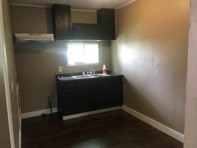 Building Photo - 3601 W 50 ST