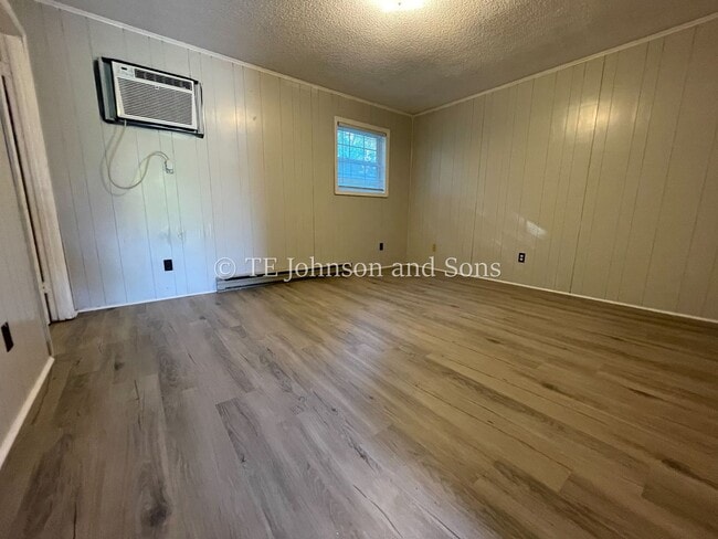 Building Photo - 2550 Green Oaks Ct SE