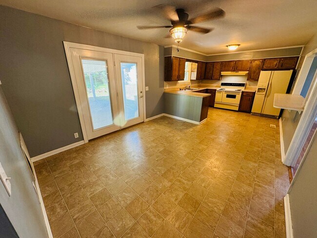 Foto del edificio - For Lease - 2 Bed, 1 Bath, 1125 sqft Home