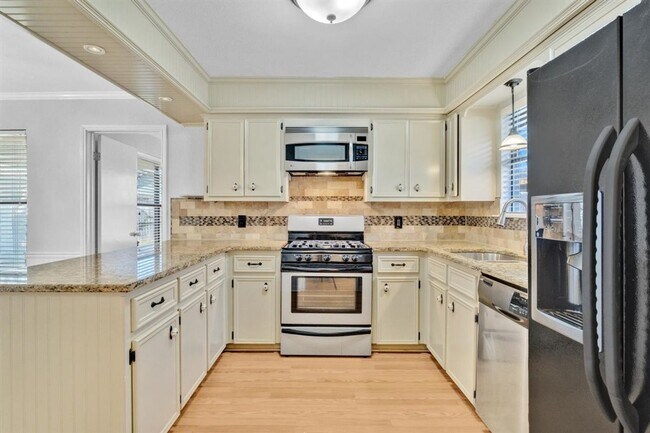 Building Photo - 1708 Wild Horse Ln