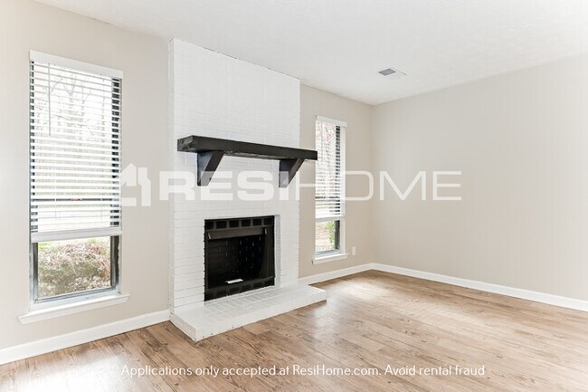 Building Photo - HOME FOR RENT!!