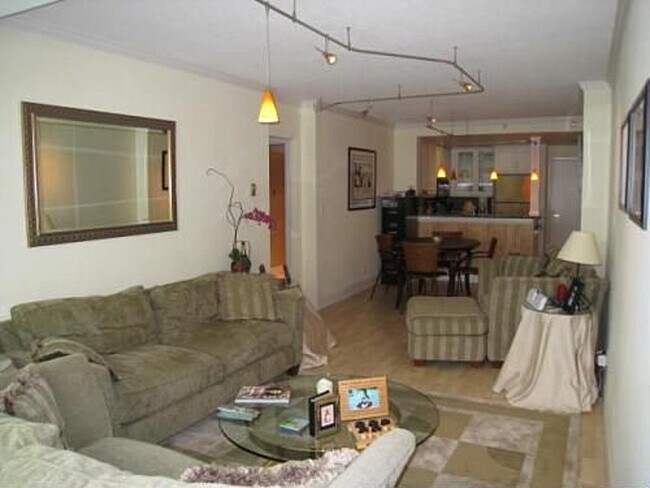 Sophisticated and spacious - 111 Chestnut St