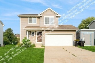 Building Photo - 440 SE Sagewood Cir