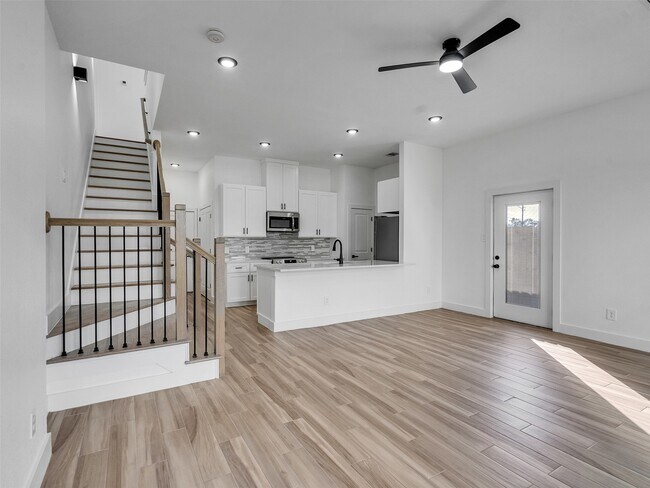 Foto del edificio - 4421 Reed Rd