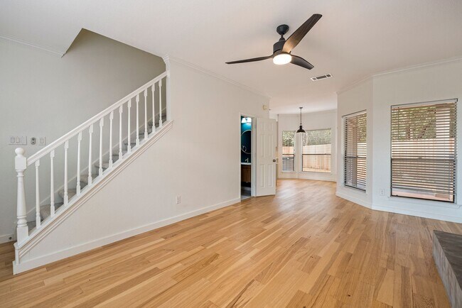 Foto del edificio - Stunning 2 bedrooms, 2.5 bathrooms home in...