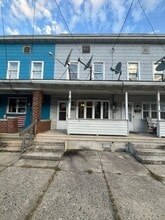 Building Photo - 82 W Center St