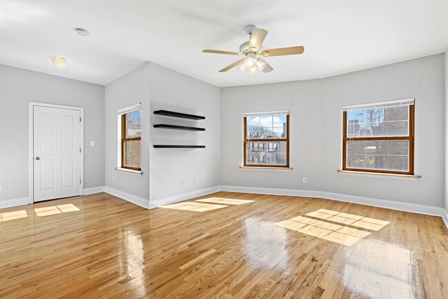 Building Photo - 211-213-213 3rd St