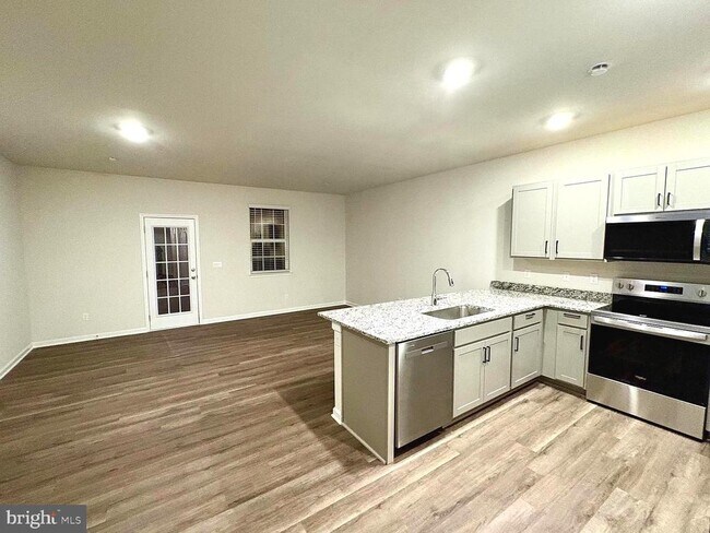 Foto del edificio - 155 Rae Ct