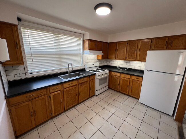 Foto del edificio - 4447 N Melvina Ave