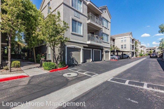 Foto del edificio - 911 E Camelback Rd