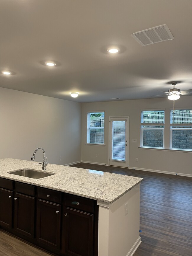 Building Photo - 308 Whitetail Cir