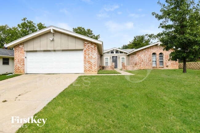 Building Photo - 2100 Cedar Ct