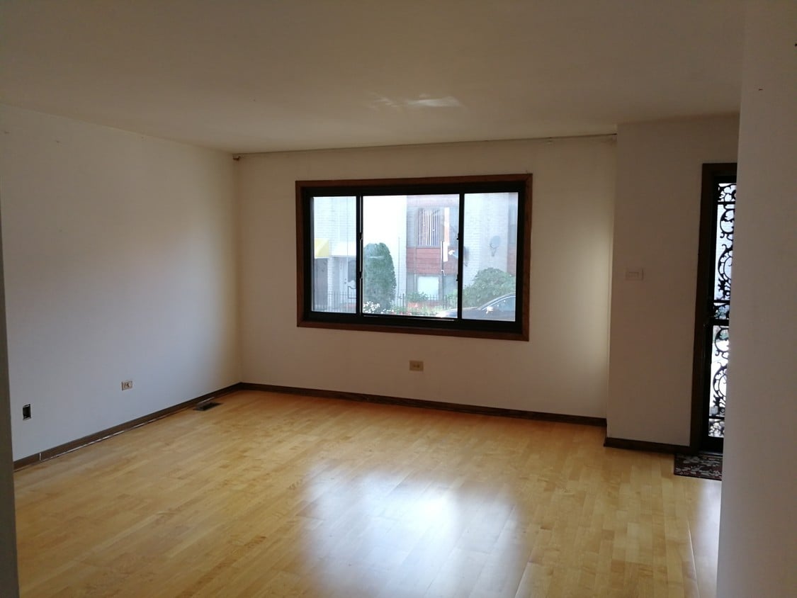 Primary Photo - 345 W 30th Pl