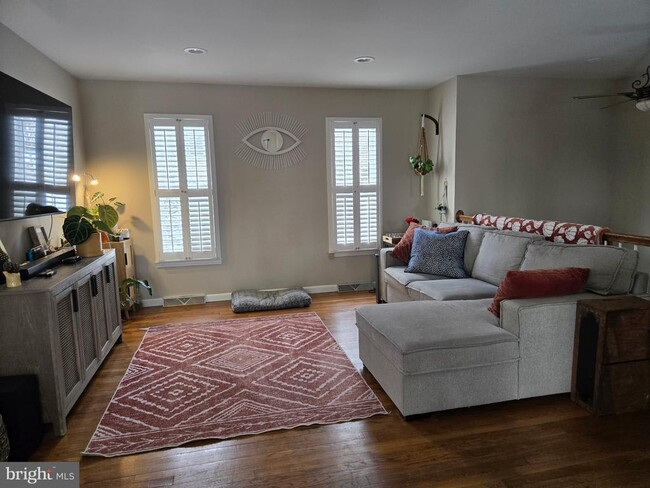 Building Photo - 5407 Fantail Dr