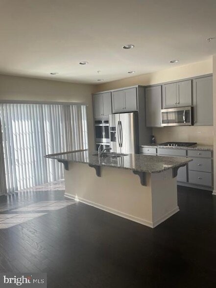 Foto del edificio - 112 Graystone Dr