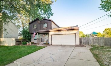 Building Photo - 1253 Bamford St