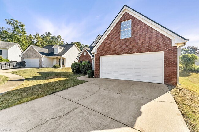 Building Photo - 4 br, 3 bath House - 196 Roosevelt Blvd