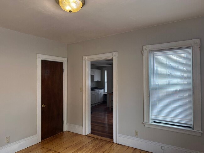 Foto del edificio - 135 Lynde St