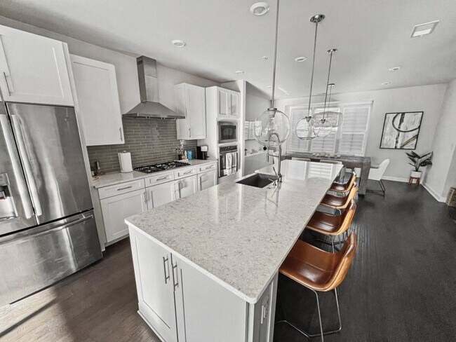 Building Photo - 20454 Taft Terrace