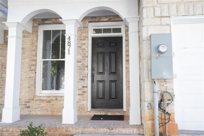 Foto del edificio - 4871 Pinnacle Dr