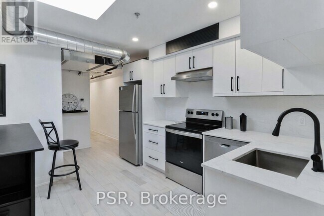 Photo du bâtiment - 1171 Dundas St W