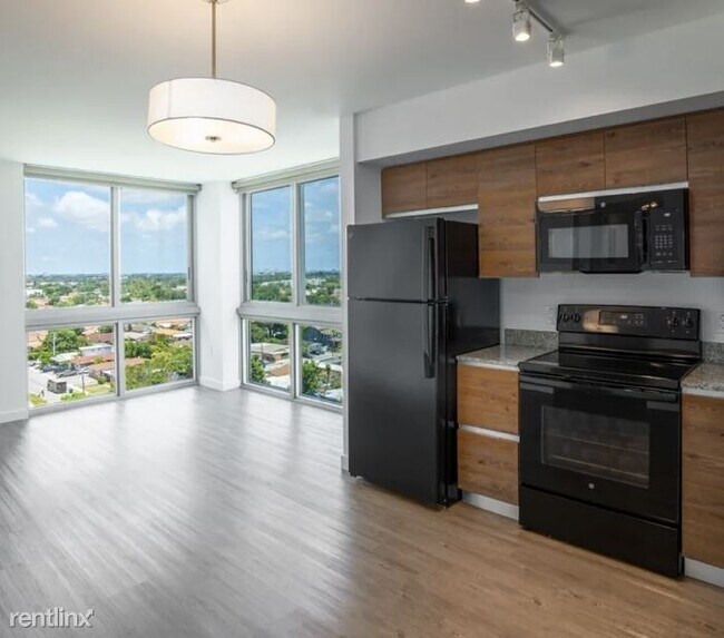 Building Photo - 2 br, 1 bath Condo - 275 SW 37th Ave NEW A...