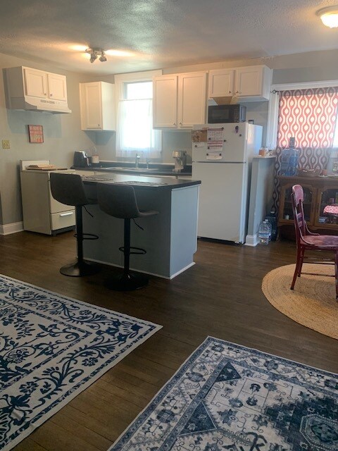 Foto del edificio - 6638 Broadmoor Rd