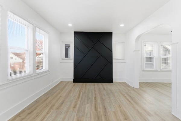 Foto del edificio - 16230 Indiana St