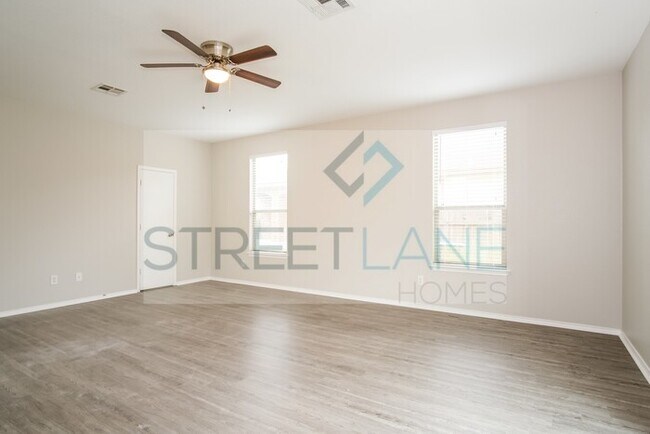 Building Photo - REDUCED!