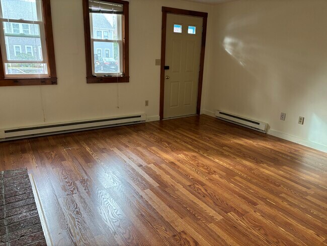 Sala de estar - 300 Falmouth Rd