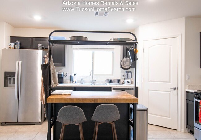 Building Photo - Arizona Homes Rentals and Sales