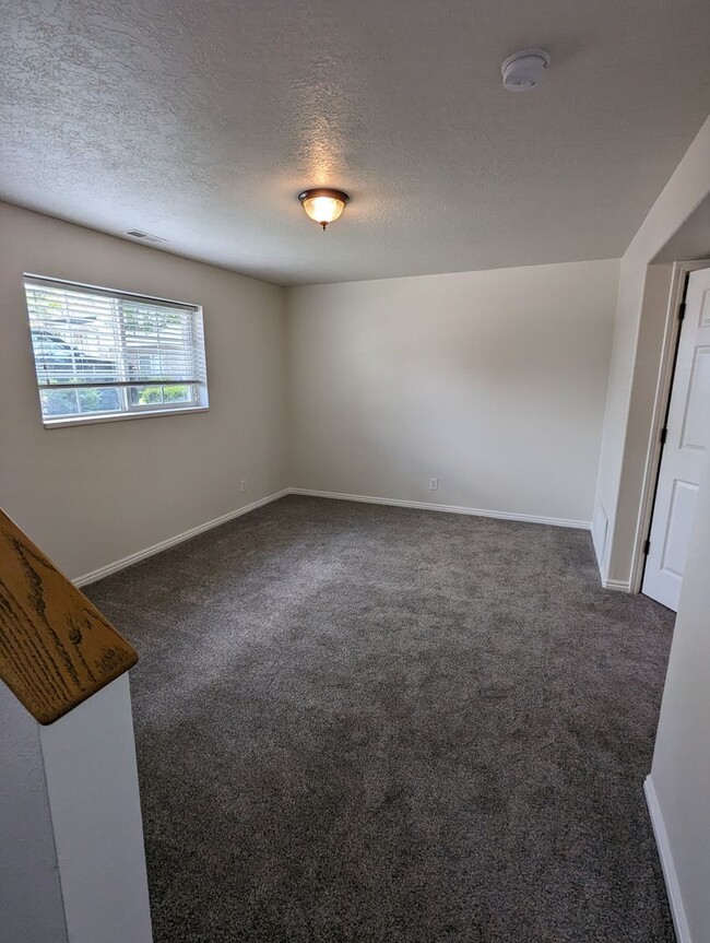 Foto del edificio - Comfy Spanish Fork Townhome (End Unit)