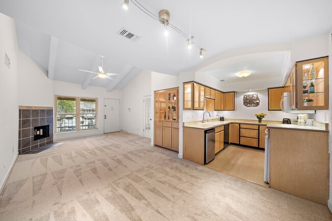 Building Photo - 5711 Sugar Hill Dr