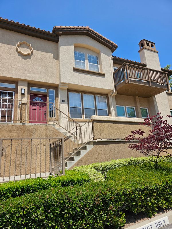 Primary Photo - 68 Montana Del Lago Dr