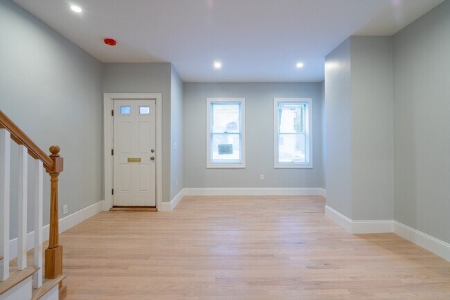 Building Photo - 60 6th St