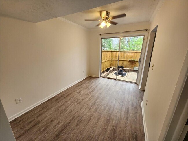 Foto del edificio - 120 Biscayne Dr NW