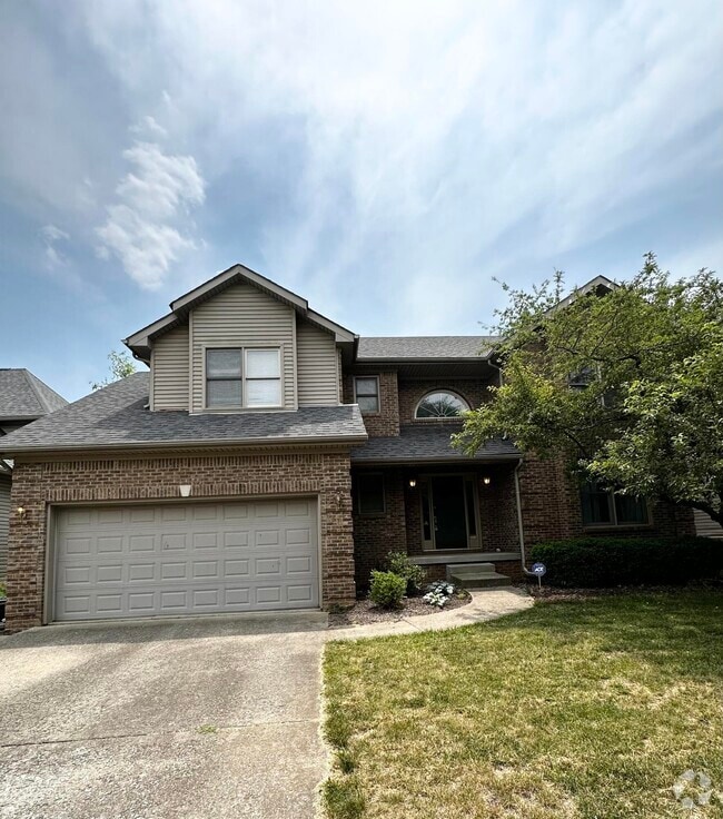 Building Photo - 560 Forest Hill Dr