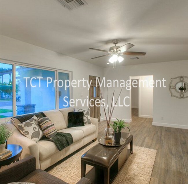 Building Photo - Custom Remodeled 3 bed/2 bath in desireabl...