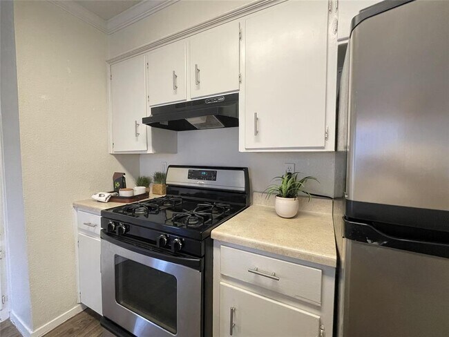 Foto del edificio - 10009 Quail Valley Blvd