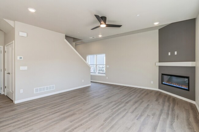 Building Photo - 2230 Eversull Ln