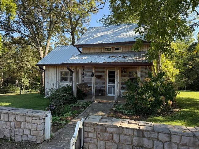 Building Photo - 537 Hutcheson Rd