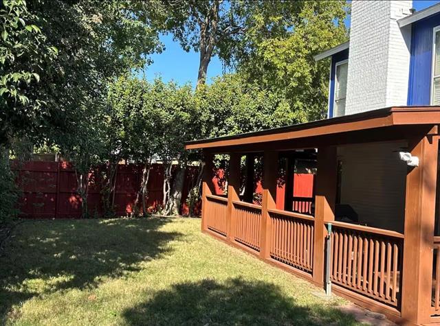 Foto del edificio - 1709 Elk Grove Dr