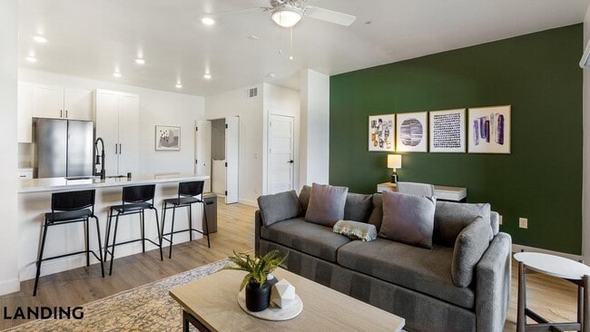 Building Photo - 2555 N Rancho Dr