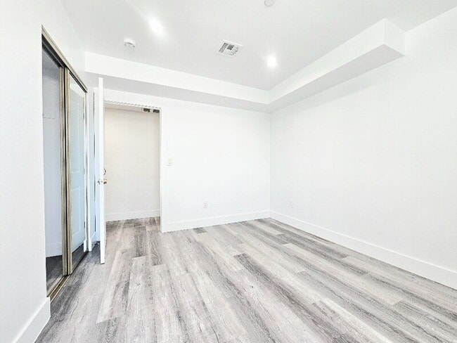 Building Photo - 2855 Cincinnati St