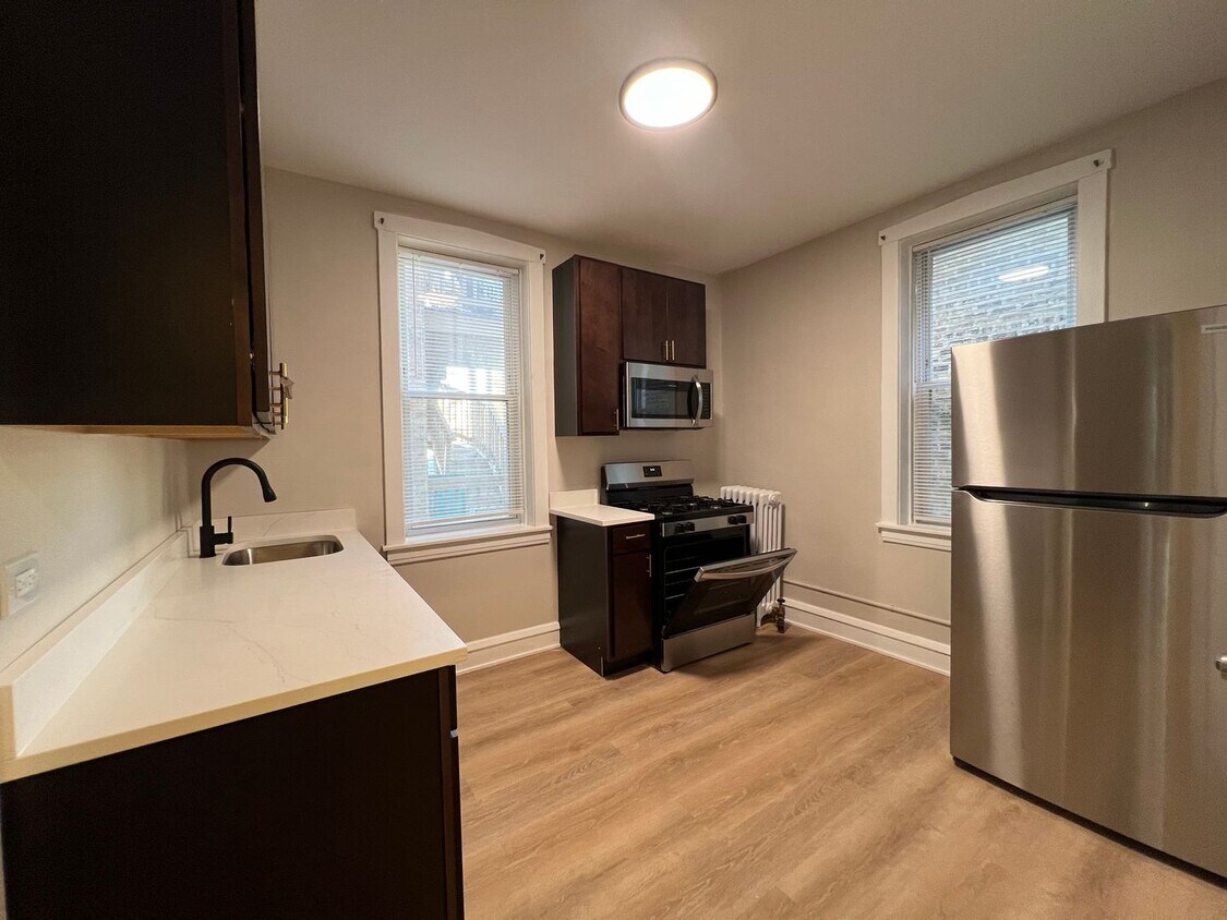 2854 W Barry Ave Unit 31031, Chicago, IL 60618 Room for Rent in